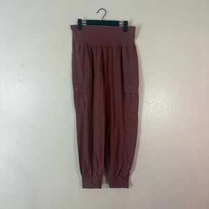 Athleta Dusty Rose salutation Cargo Joggers M